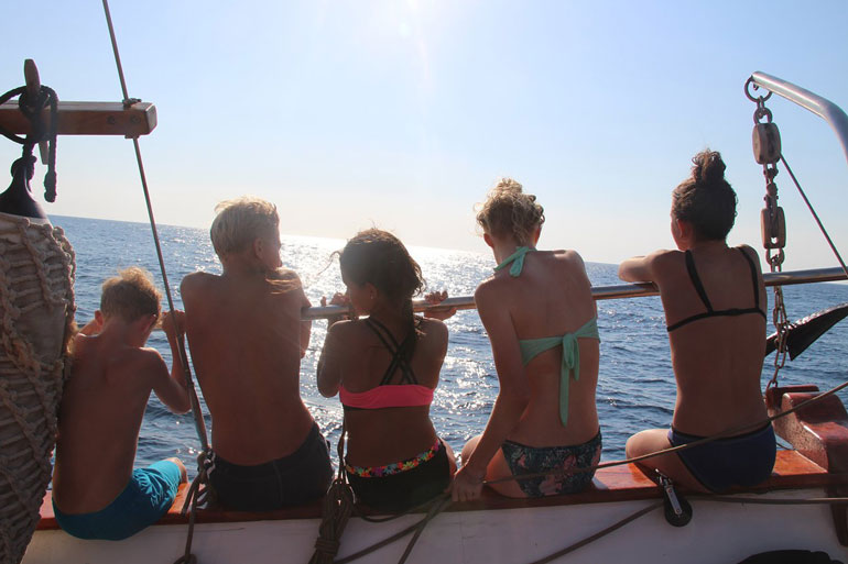 friends onboard thalassitra